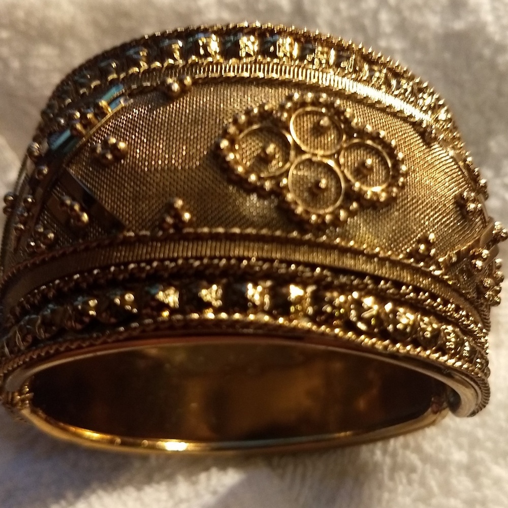 ***4 for $20***Vintage Hammered Gold Cuff Bracelet